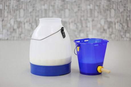 Prodotti secchiello per vitelli in plastica appiattita nuda blu trasparente