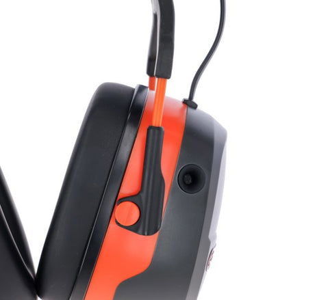Le cuffie antirumore dei prodotti Kerbl funzionano con radio e Bluetooth