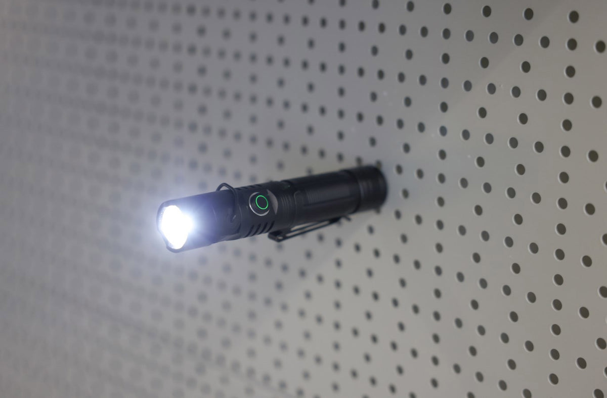 Prodotti torcia led ricaricabile flexfire 1000