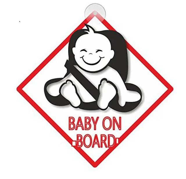 Bambino sul piatto di bordo con ventose