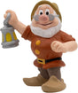 Bullyland 12476 – personaggio da gioco e da collezione Doc (molto saggio) di Biancaneve, ca. 5,4 cm – Design realistico e dettagliato – Ideale come statuetta per torta e piccolo regalo per bambini a partire dai 3 anni.