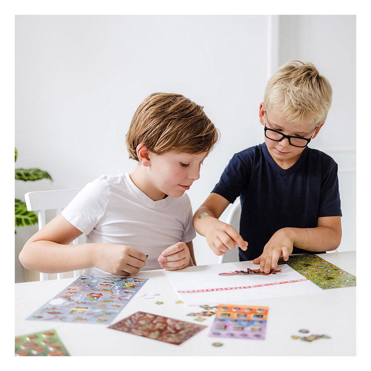 Set di super adesivi Totum - dinosauro