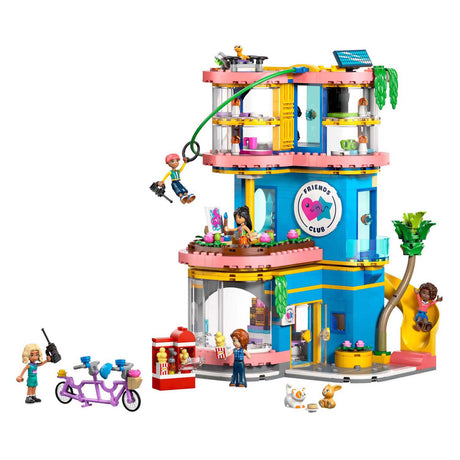 Lego Friends 42689 Clubhouse di Heartlake City