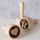 Boltze Home Stampo per biscotti diametro 8 cm in legno di faggio con immagini natalizie set di 3