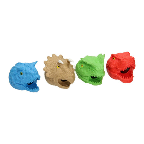 Il mondo dei dinosauri schiaccia la testa del dinosauro con le palle