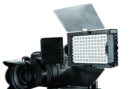 Set di lampade LED Falcon Eyes dimmerabili DV-96V-K1 a batteria