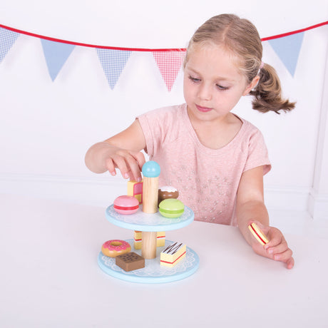 Alzata per torta di Bigjig con cupcakes