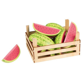 Meloni in cassetta di frutta. 8,5 cm di altezza. 3+.