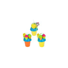 I giocattoli giocano con il set da spiaggia con accessori