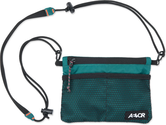 Borsa a tracolla Aevor con marsupio sul petto