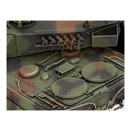Kit modello Revell - 70 anni Bundeswehr: Leopard 2 a6a2 1:35 - 265 pz.