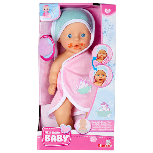 Badpop per bambini appena nato deve fare il bagno