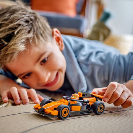 Lego City 60442 Pilota F1 con auto da corsa McLaren