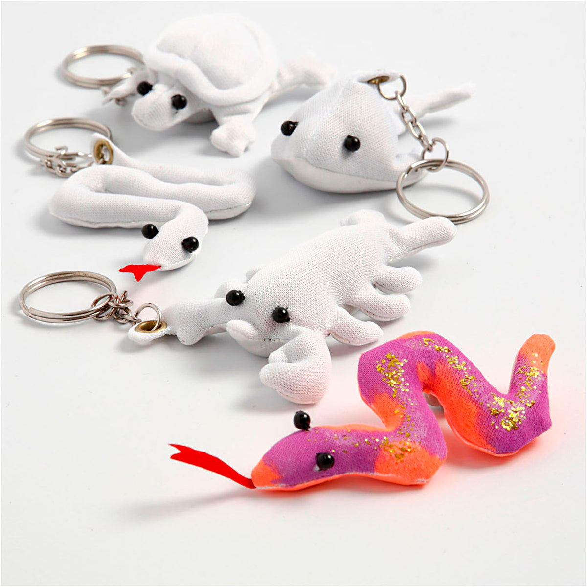 Azienda creativa https: www.cchobby.nl-textile-figures-with-keychain-size-4-8-cm-white-4-piece-1-box