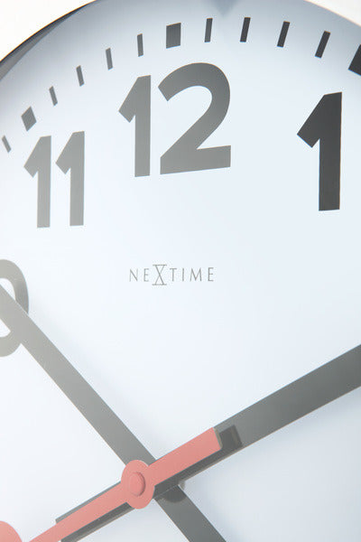 Nexttime Station – orologio da parete orologio da tavolo – 19 cm – alluminio spazzolato – bianco