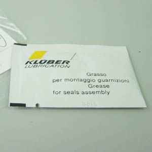 Grasso formulato per il montaggio delle guarnizioni