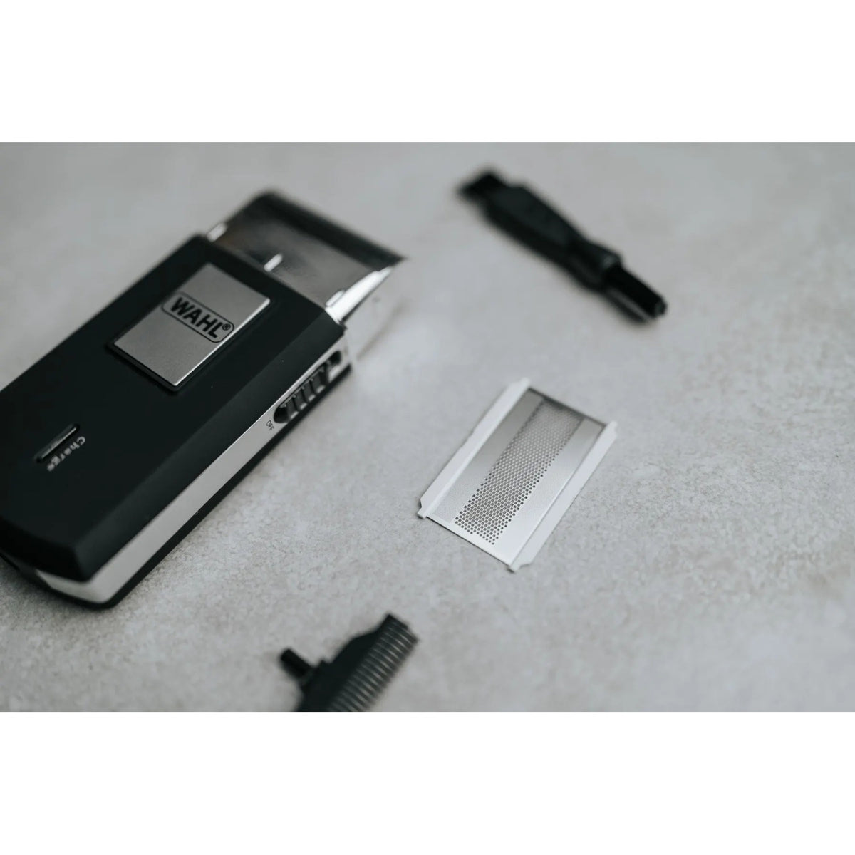 Set rasoio da viaggio Wahl Home Products (bianco e nero, 8 pezzi)