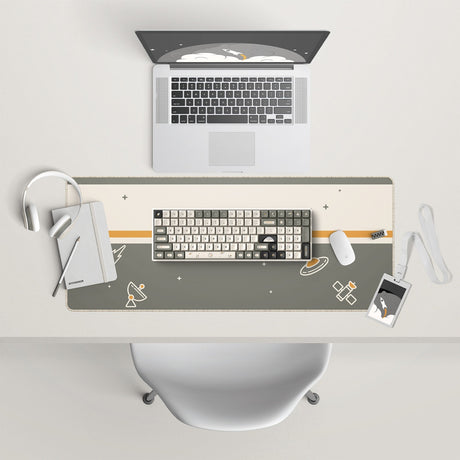 Tastiera meccanica wireless Iqunix f97 hitchhiker (grigia, layout us (qwerty), cherry mx brown, 96%, led rgb, hot-swapable, pbt, 2.4ghz | bluetooth 5.1 | usb-c)