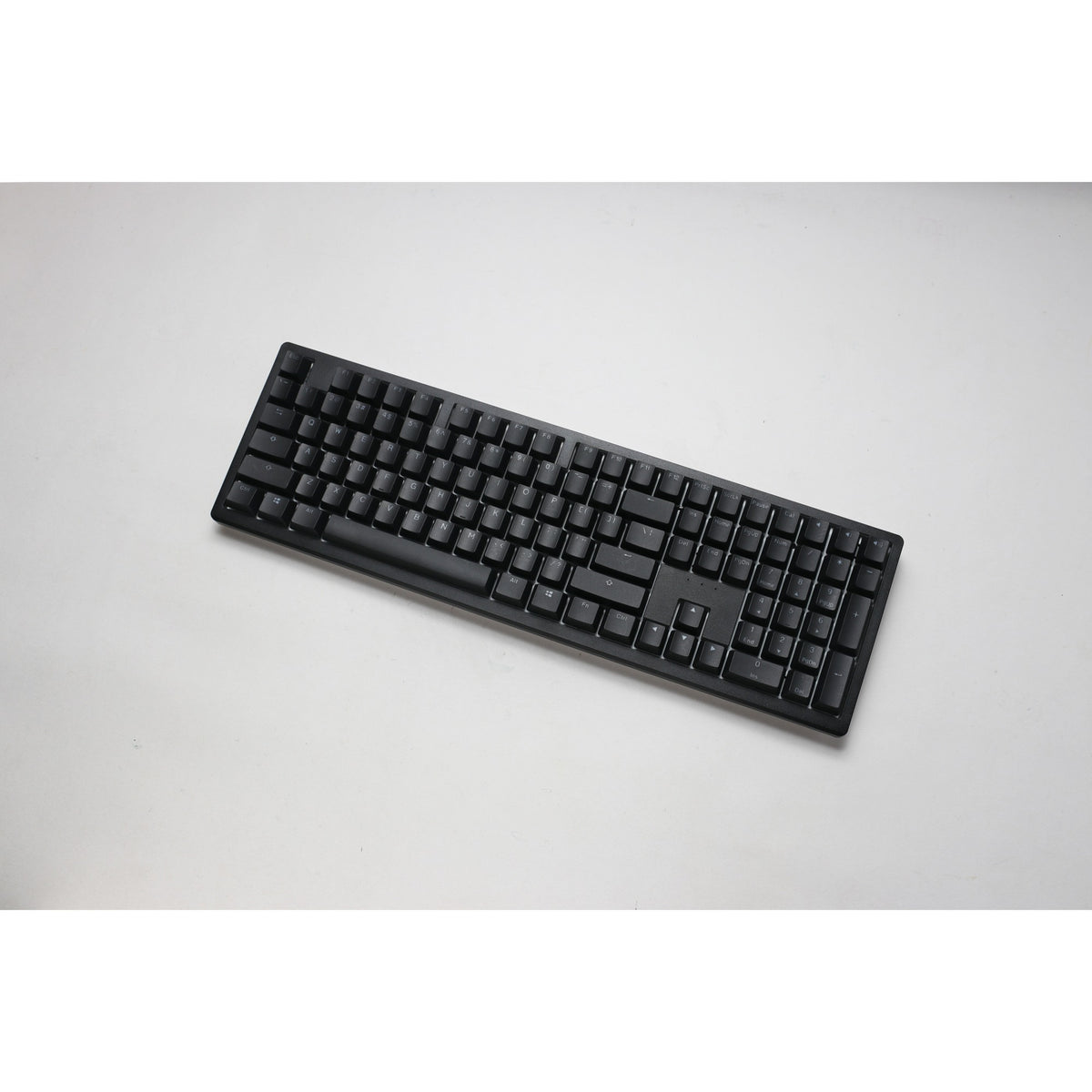 Tastiera da gioco meccanica Ducky zero 6108 classic nera rgb (nera, layout us (qwerty), cherry mx2a speed silver, 100%, led rgb, double-shot pbt, hot swap, 2.4ghz | bluetooth | usb-c)