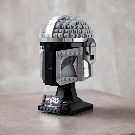 Lego Star Wars il set con elmo mandaloriano per adulti - 75328