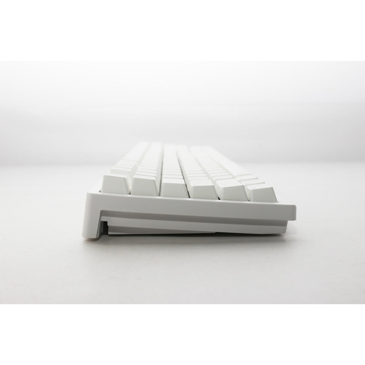 Tastiera da gioco meccanica Ducky zero 6108 rgb bianco puro (bianca, layout us (qwerty), blu cherry mx2a, 100%, LED rgb, pbt doppio scatto, hot swap, 2,4 ghz | bluetooth | usb-c)