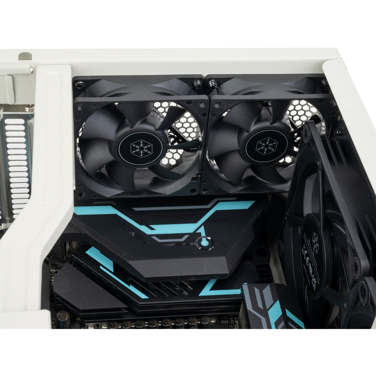 Custodia HTPC Silverstone FLP01 (crema | 2x USB-A | 1x USB-C)