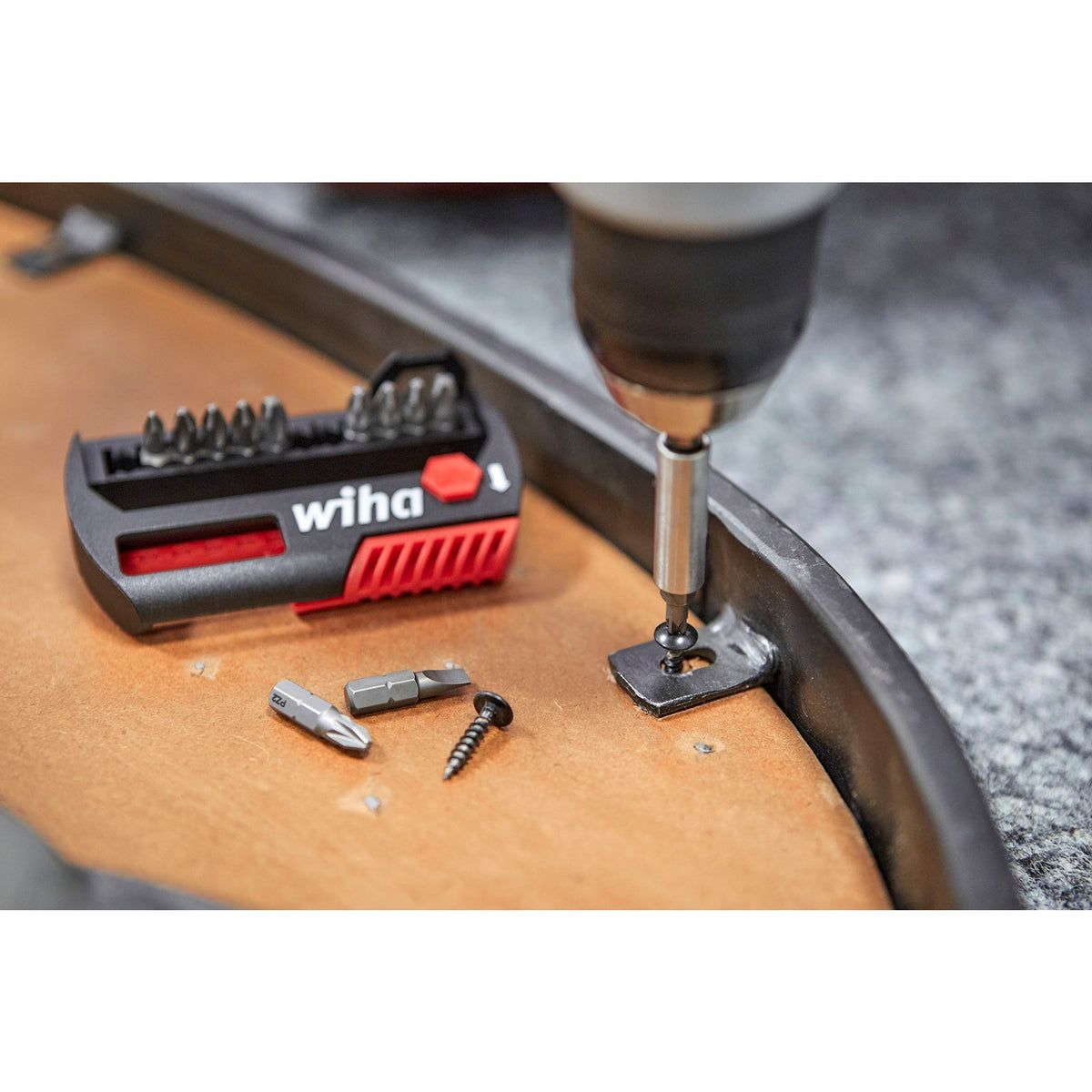 Set di punte Wiha Flip Selector standard 25 mm (nero rosso, torx® 13 pezzi 1 4 c6.3 con clip per cintura)