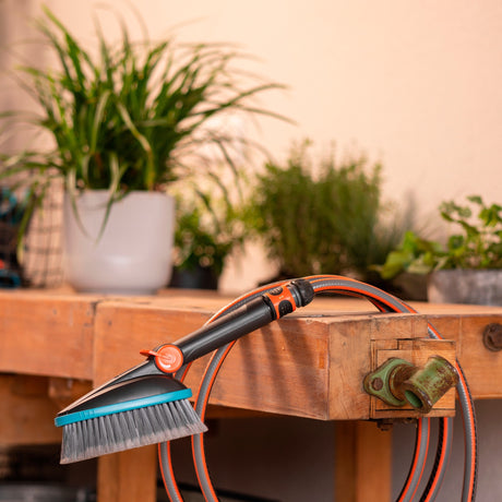 Gardena cleansystem spazzola a mano m spazzola per lavaggio morbida (grigio turchese, 18842-20, con collegamento per tubo flessibile)