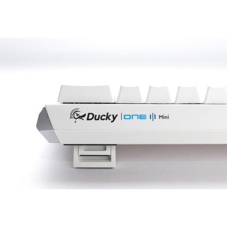 Ducky one 3 classica tastiera meccanica mini rgb bianca pura (bianca, layout us (qwerty), rosso ciliegia mx, 60%, led rgb, pbt double-shot, sostituibile a caldo, meccanica quack)