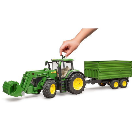 Bruder John Deere 7R 350 con caricatore frontale e rimorchio da trasporto modello di veicolo (03155)