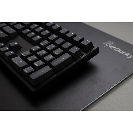 Tastiera meccanica Phantom Black di origine Ducky (nera, layout USA (qwerty), Cherry MX Brown, 100%, hot swap, copritasti PBT double-shot)