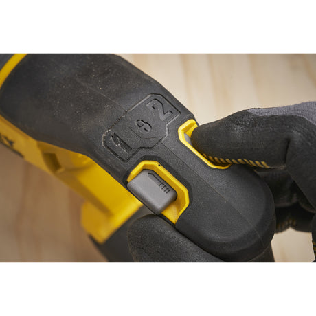 Stanley utensili elettrici sega alternativa stanley sfmcs311m1t-qw | v20 | 18v| incl. Batteria e caricabatterie da 4,0 Ah - sfmcs311m1t-qw