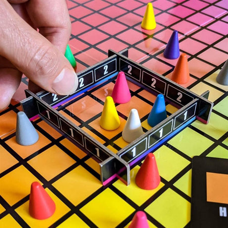 Gioco da tavolo Hules and Cues Network di giocatori europei (inglese, francese, 3 - 6 giocatori, 30 minuti, da 8 anni)