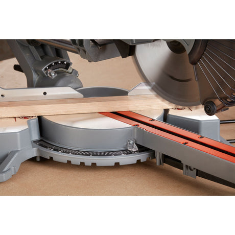 Troncatrice e troncatrice Black+decker 1600w 216mm - bes700-qs