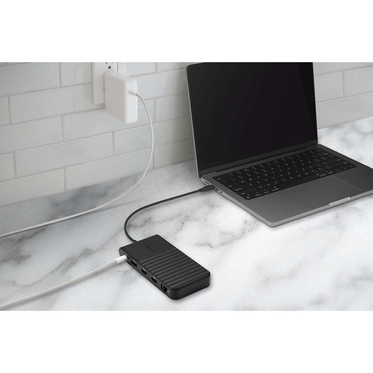 Docking station mobile senza driver tripla video USB-C Kensington UH1500P EQ da 5 Gbps (nero)