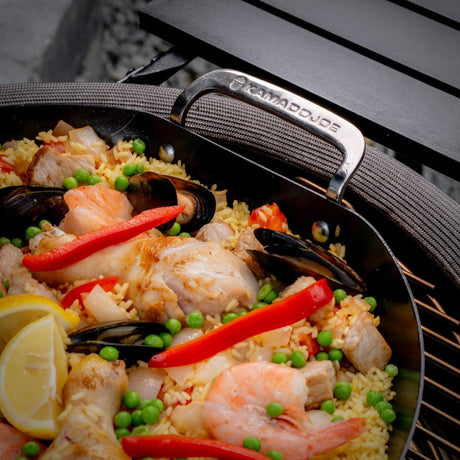 Padella per paella Kamado Joe in acciaio al carbonio