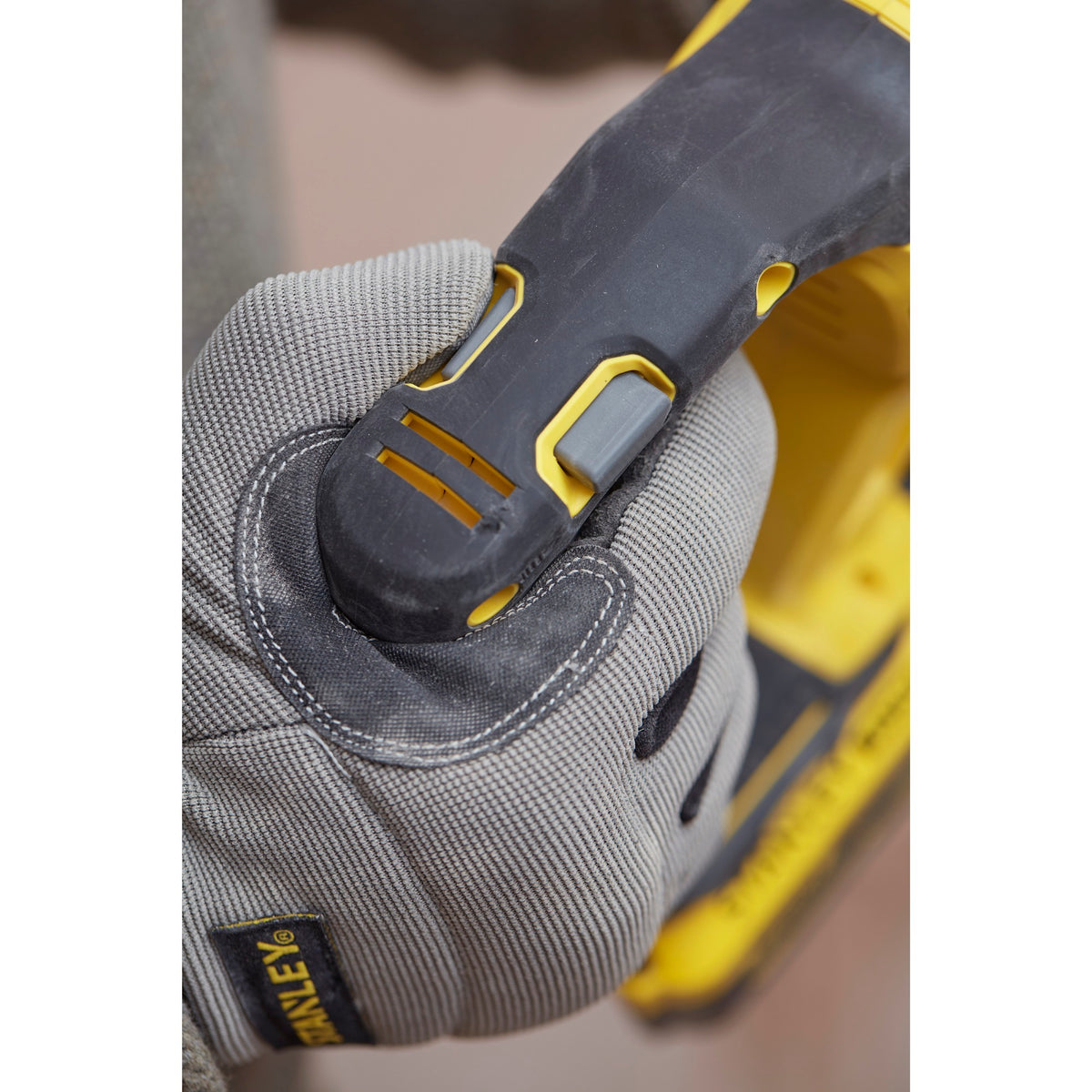 Stanley Fatmax V20 Kit combinato trapano a percussione a batteria senza spazzole da 18 V Trapano a percussione (Giallo Nero, SDS+, 2 batterie e caricabatterie inclusi, con custodia)
