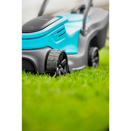Gardena powermax 30 18v p4a leggere batteria per tosaerba incl. caricabatterie 18 V larghezza di taglio max. 300 mm