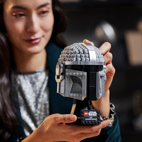 Lego Star Wars il set con elmo mandaloriano per adulti - 75328