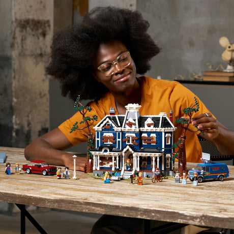 Lego Icons Stranger Things: il kit di costruzione della casa familiare Creel per adulti - 11370