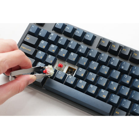 Ducky one 3 pro, tastiera da gioco (nera, layout americano, cherry mx2a speed silver, led rgb, double-shot pbt, meccanica quack, hot swap)