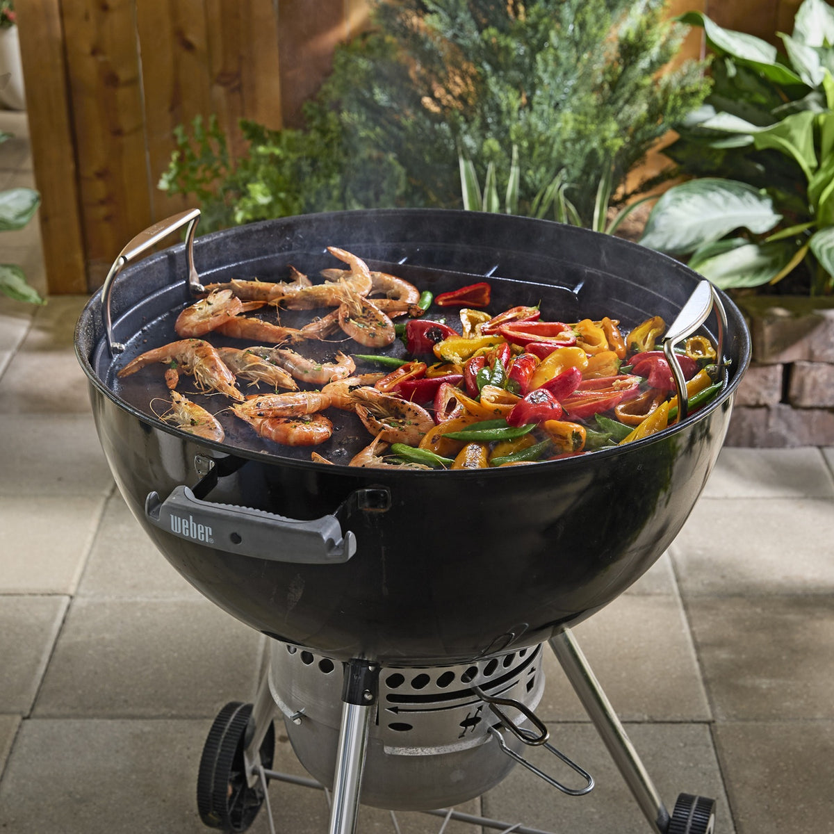 Plancha full-size Weber - per barbecue a carbonella Piastra grill da 57 cm (nera)