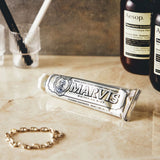 Marvis dentifricio sbiancante alla menta 85ml